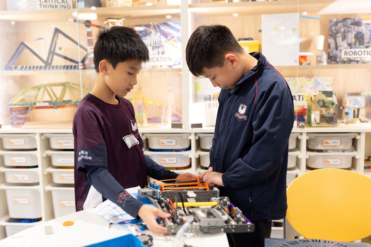 VSAHKG's tweet photo. We are thrilled to have hosted the highly esteemed VSA Robotics &amp; Innovation Tournament, welcoming over 115 students and teachers from prestigious international schools. It exemplified our commitment to providing opportunities for students to grow in cutting-edge fields. #VSAHKG https://t.co/VMD37jF5iM