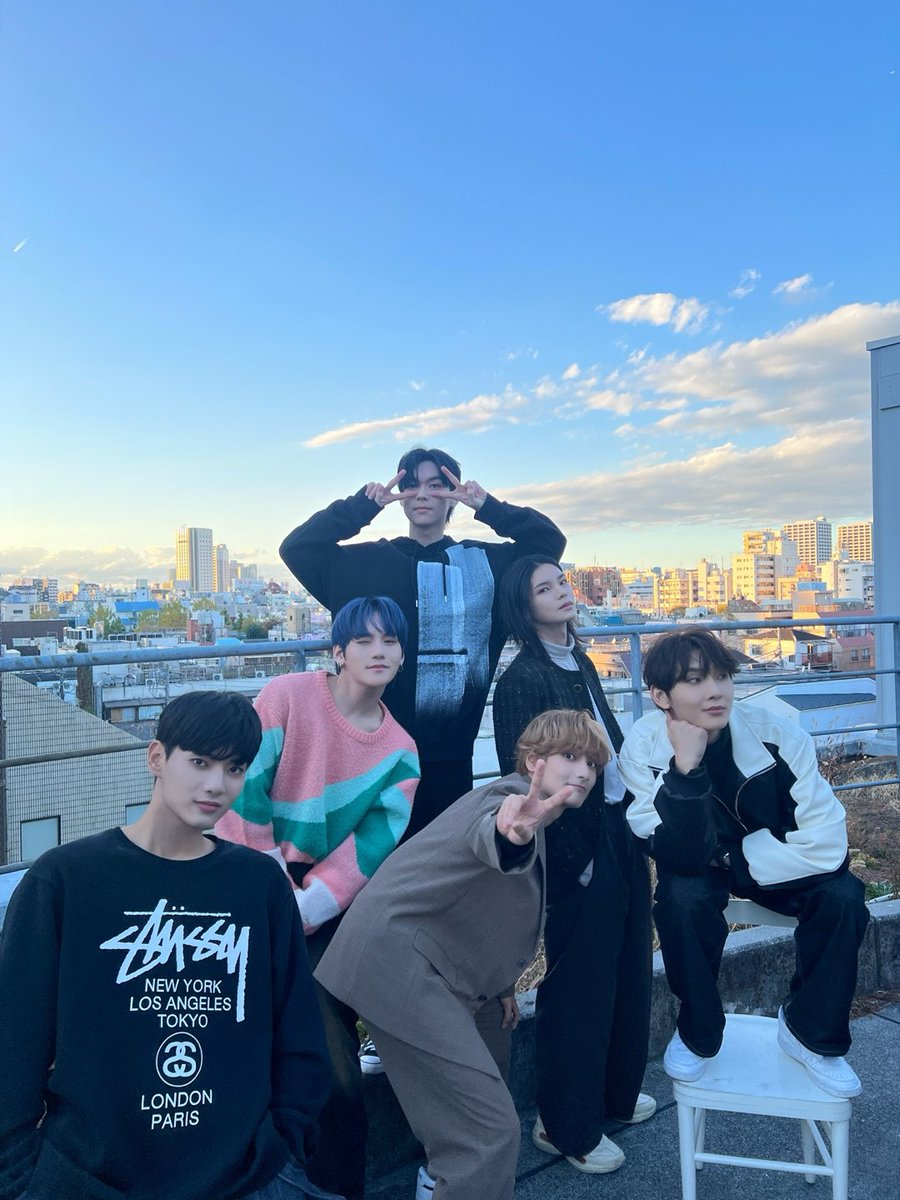 WAKER_official's tweet photo. [⏰]

こんにちは、WAKERです！
いよいよ明日、ファンの方々に お会いできると思って
今からわくわくします！！
これからのWAKER、楽しみにしていてください🫡❤️
みんな明日K-Stage O!で会いましょう！！

#WAKER #웨이커 #ウェイカー https://t.co/P17qCzxFmW