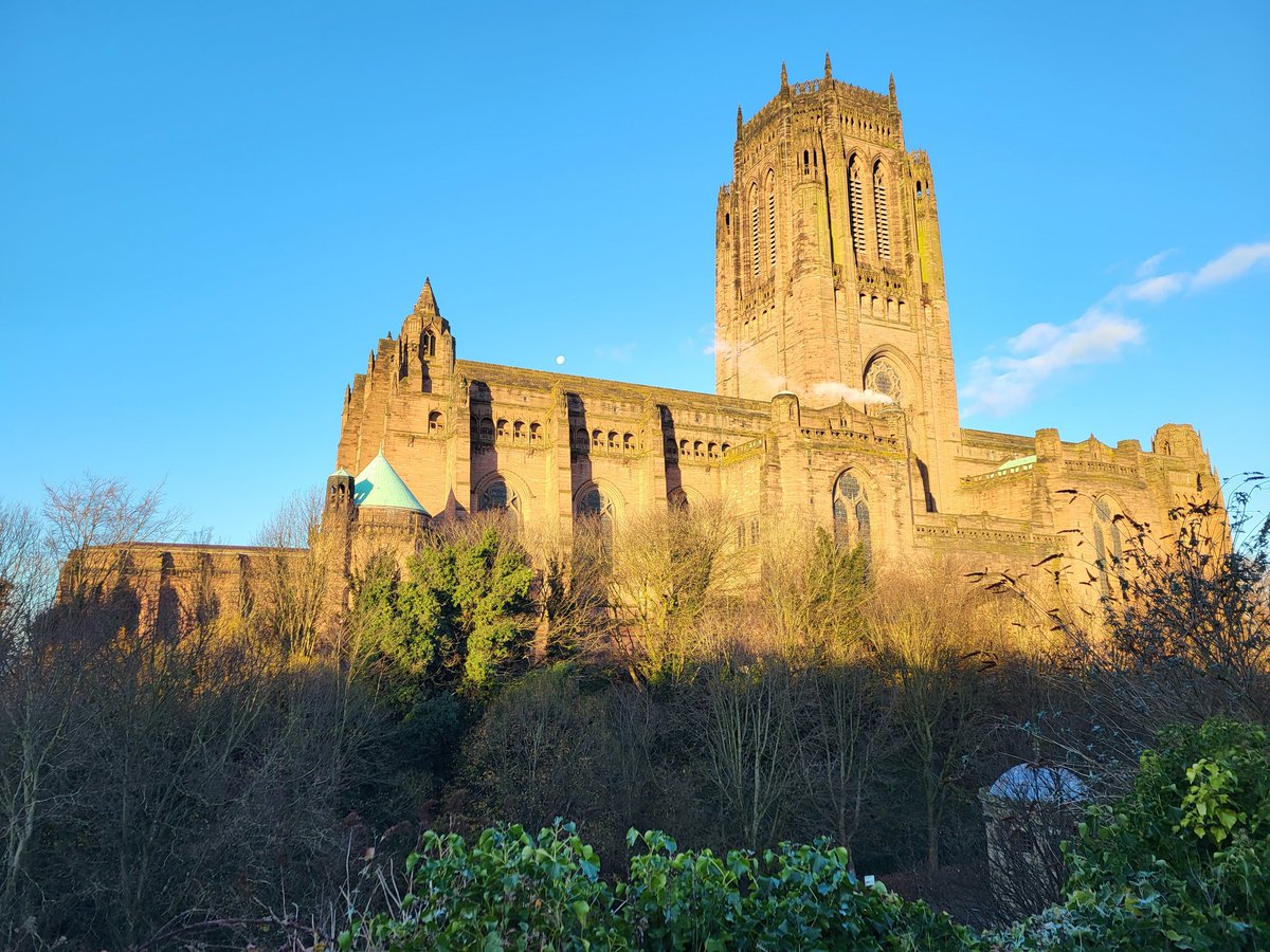 A cold morning today walking into town for a team meeting, but absolutely beautiful light.