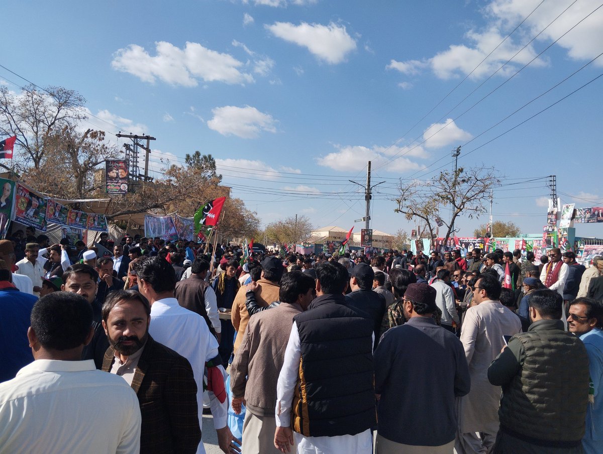 What an amazingly spirited crowd's gathered at #Quetta for #PPPFoundationDay. 🇱🇾🏹