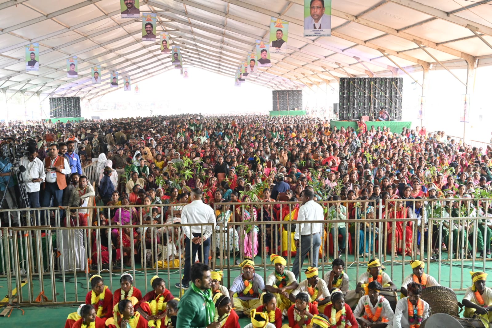 CM हेमंत सोरेन ने गढ़वा को दी 1255 योजनाओं की सौगात, 211 करोड़… - CM Hemant Soren gifted 1255 schemes to Garhwa, Rs 211 crore…