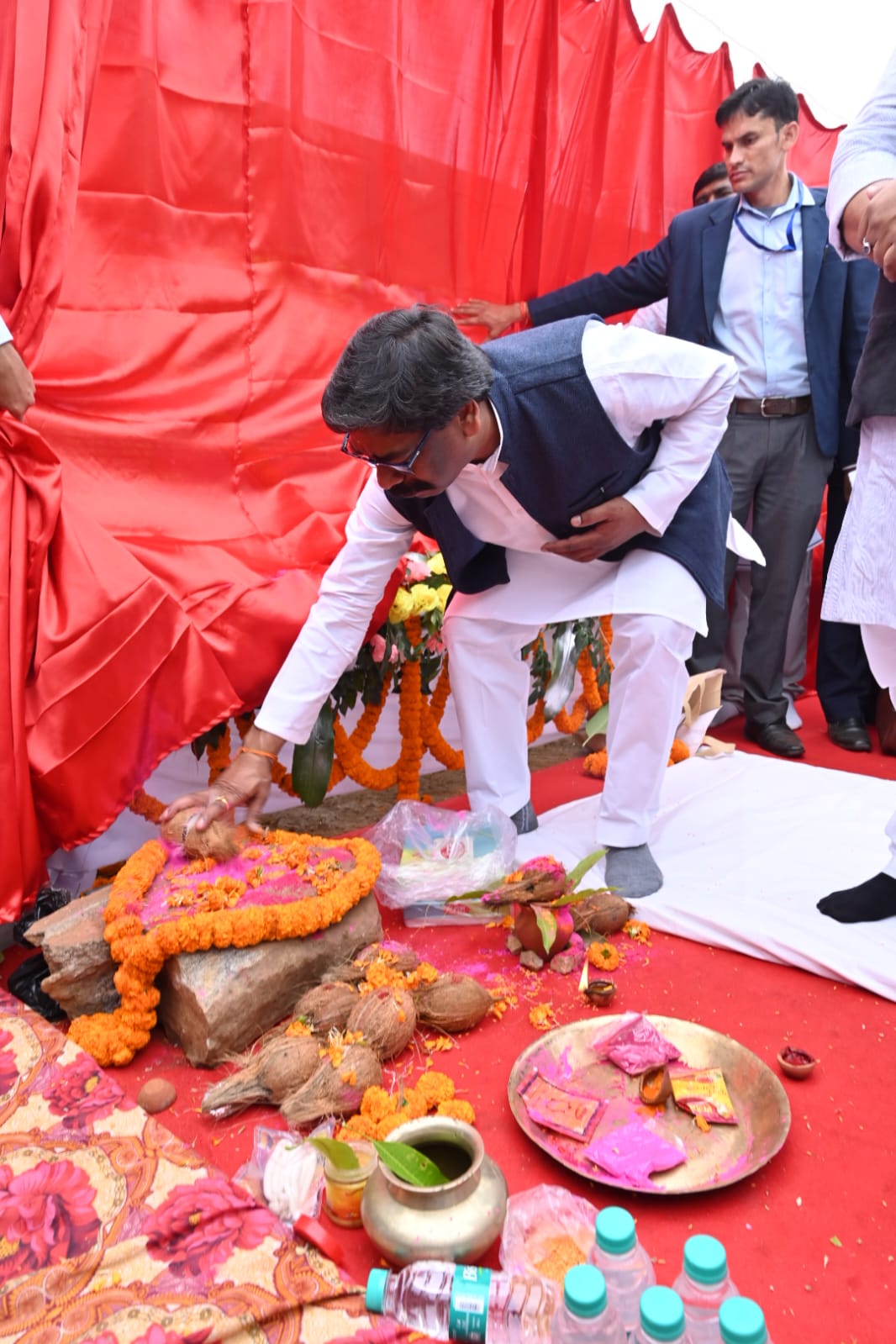 CM हेमंत सोरेन ने गढ़वा को दी 1255 योजनाओं की सौगात, 211 करोड़… - CM Hemant Soren gifted 1255 schemes to Garhwa, Rs 211 crore…