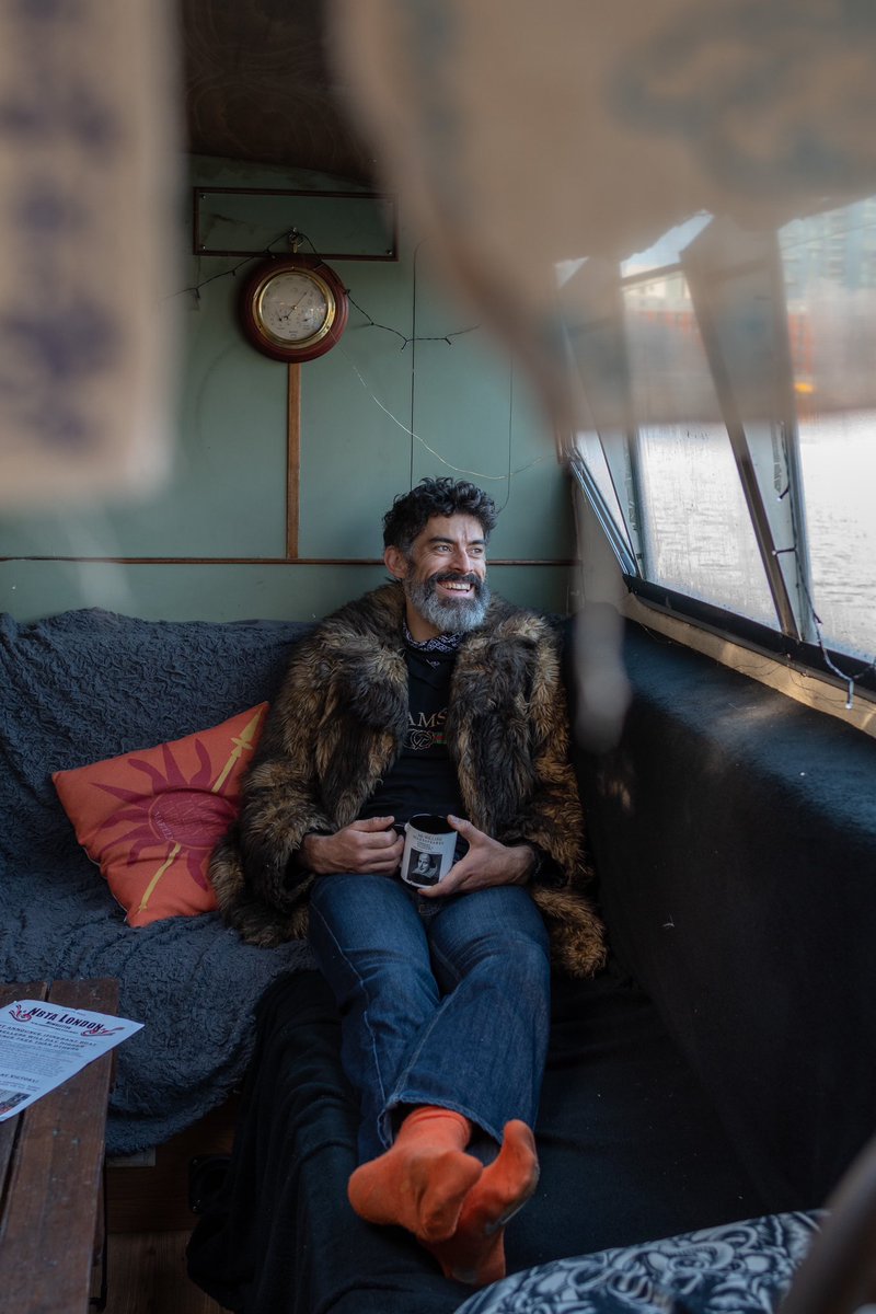 Toby: “The boating community is a unique bunch of people on a unique bunch of boats, each person as different as the myriad of our floating homes. We help each other out and those on land. Strangers have repaired engines for free, put themselves in danger to save the boats of—