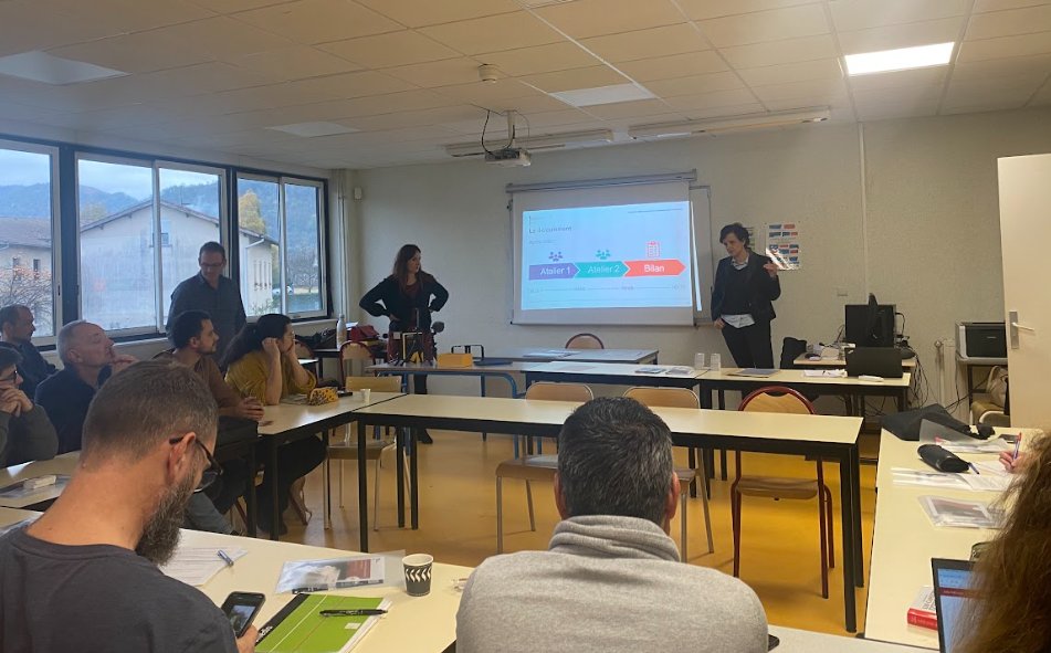 Des acteurs du #numérique nombreux au LP Lycée Camel de Saint-Girons,aujourd’hui pour ce séminaire académique. #SeFormer et #Échanger sur l’accompagnement des pratiques pédagogiques du #numérique. #EduNum #ADNTlse