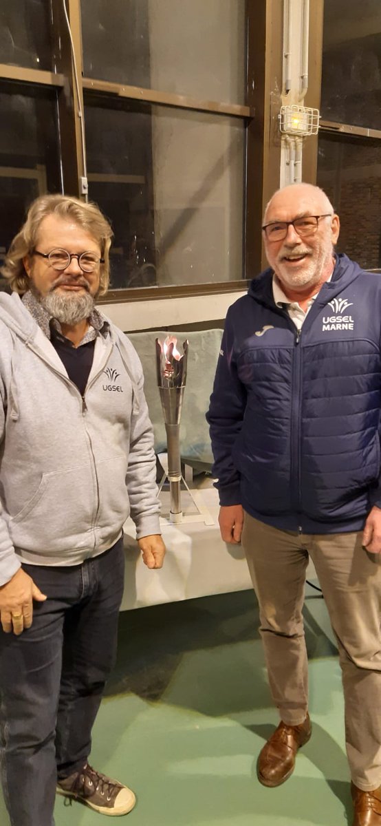 🔥Elle va illuminer le sport scolaire pendant 2 mois ! La flamme académique est arrivée dans la Marne. l'UGSEL51 accompagnera les établissements de son réseau qui auront la chance de l'accueillir. <a href="/EpsMarne/">équipe EPS Marne</a> <a href="/AcReims/">Académie de Reims</a> <a href="/UGSELnationale/">UGSELnationale</a> <a href="/pepanier/">GODIN PANIER Pierre-Emmanuel</a> <a href="/ParisDidier4/">Paris Didier</a> <a href="/BlanchardRaphaL/">Raphaël Blanchard</a>