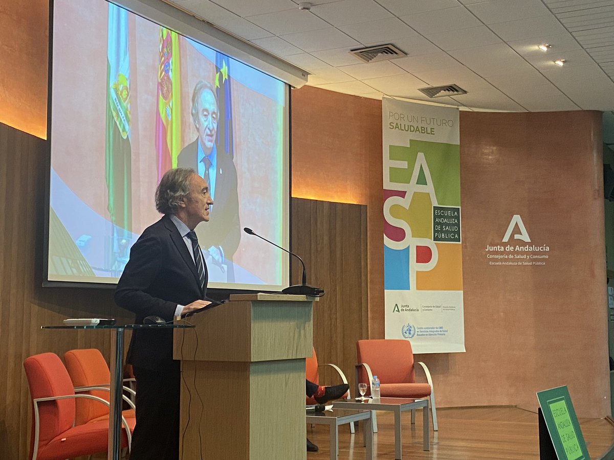 Presentación del Plan Andaluz de Prescripción de Ejercicio Físico en #encuentroPAPEF en <a href="/EASPsalud/">Escuela Andaluza SP</a> por parte de la Consejeria de Turismo, Cultura y Deporte y la Consejería de Salud y Consumo.