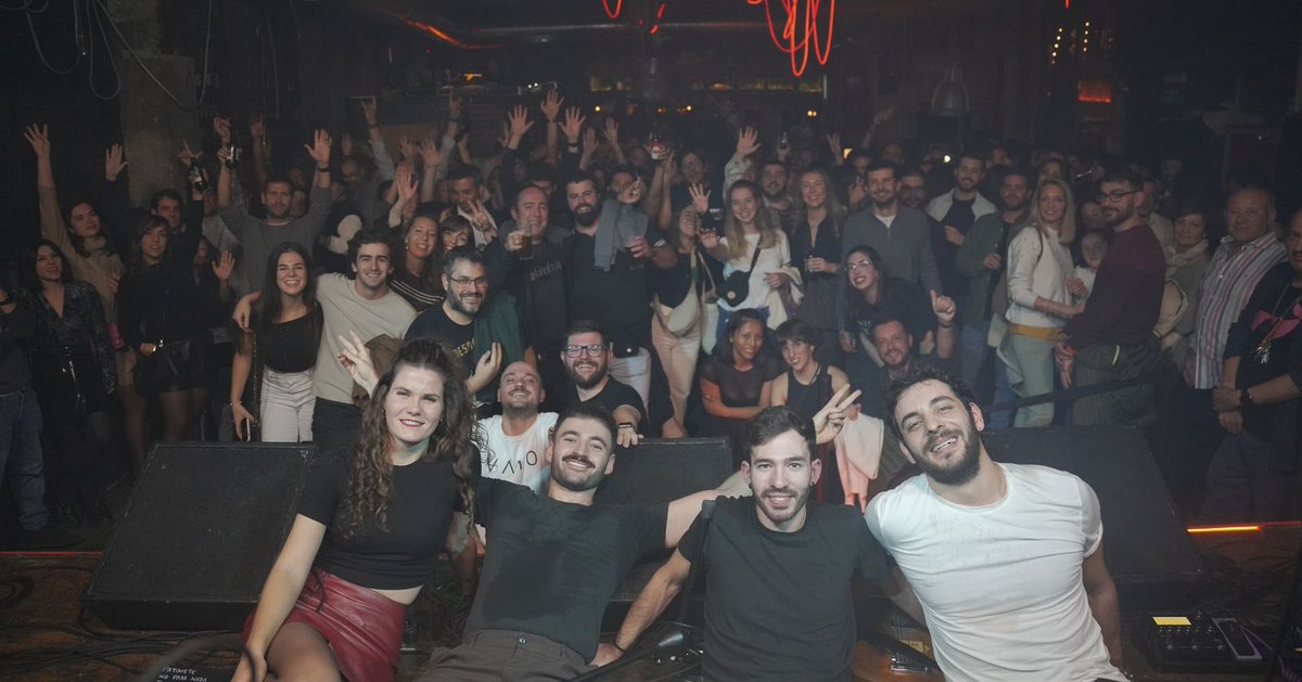 Nada como el calor de una sala llena ❤️ Gracias <a href="/GorilaFlo/">GORILA FLO</a> nos encanta Madrid