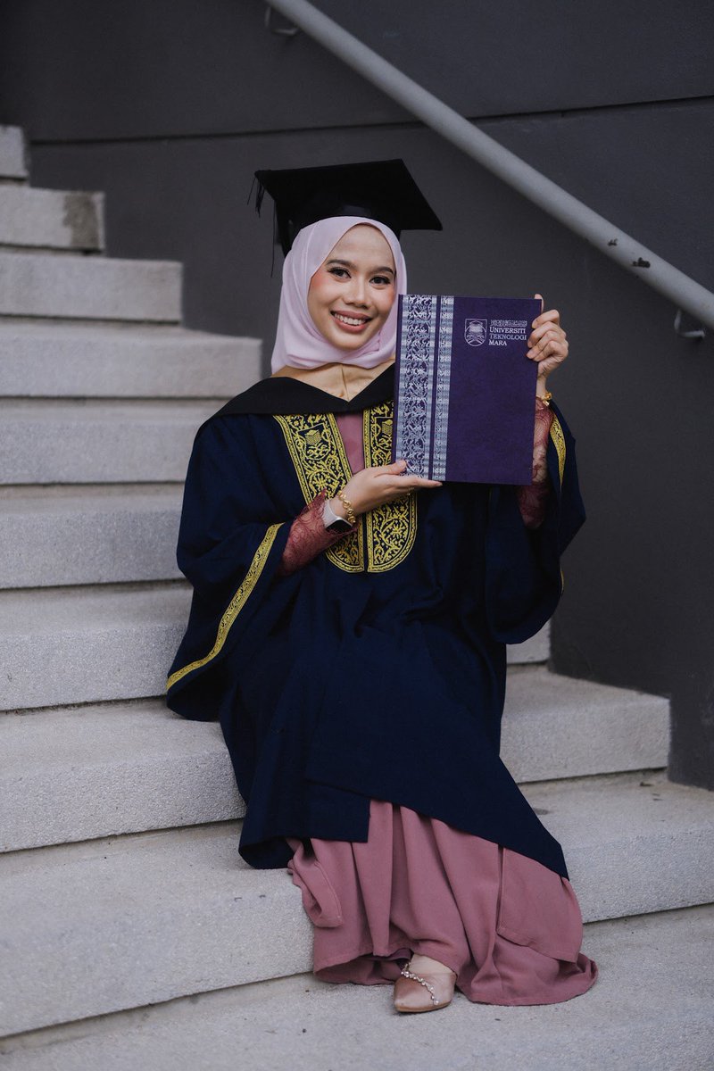 Finished my degree at the age of 22 and got the chance to graduate at the age of 23👩🏻‍🎓✨ Road to master soon, InsyaAllah🤍