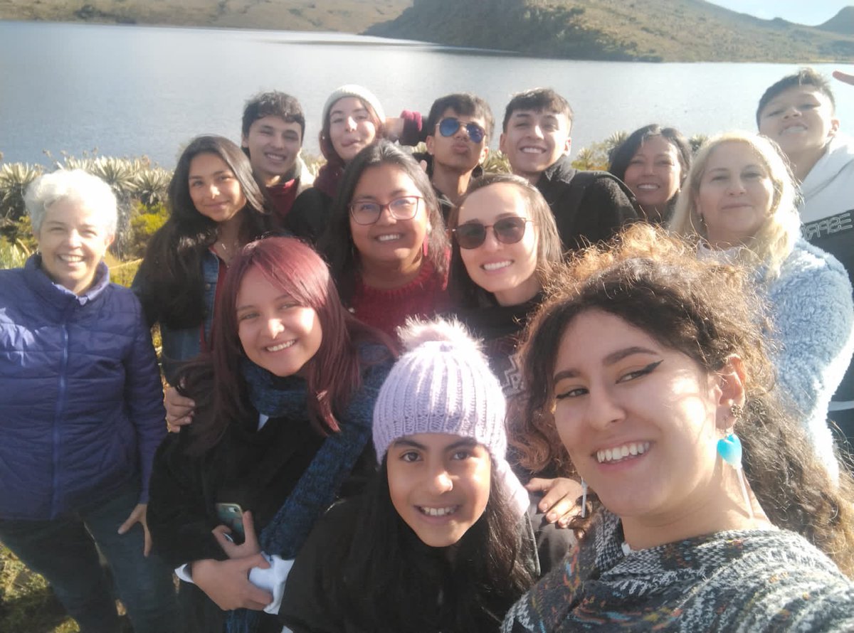 SimonuBogota's tweet photo. El pasado 25 de noviembre, el equipo organizador de Simonu y jóvenes en cargos de liderazgo, acompañaron el desarrollo de la comisión campesina de Simonu Bogotá Región 2023 en la localidad de #Sumapaz. 
Pero antes hicieron una parada en la Laguna de Chisacá Los Tunjos.

#RedEsPaz https://t.co/3nWeFDPKep