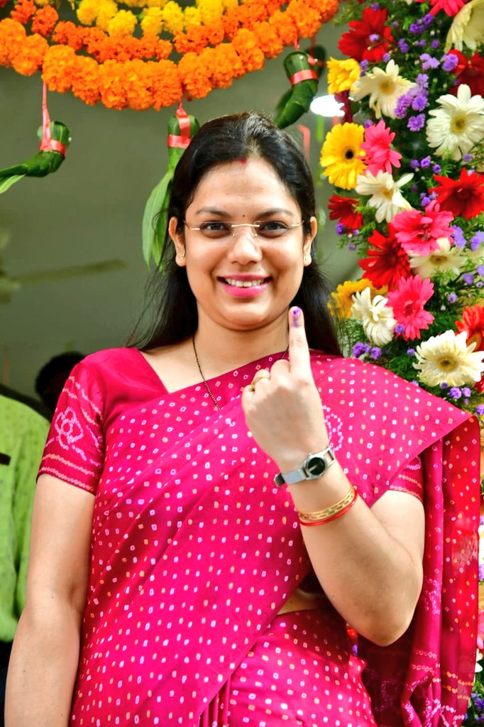 Collector_KNR's tweet photo. For a tomorrow that you hope,
It is today that you must #Vote .

#VoteForSure #TelanganaAssemblyElections

@CEO_Telangana @SpokespersonECI 
@ECISVEEP https://t.co/pRMvdy4Kct