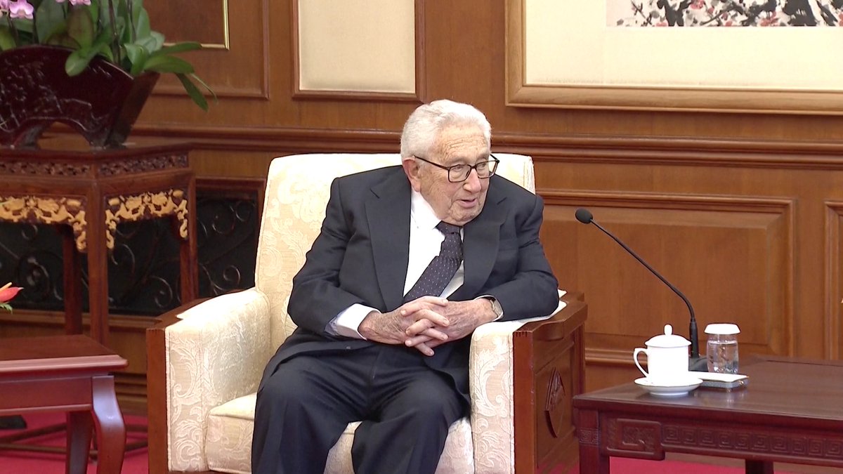 Remembering Henry Kissinger, former US Secretary of State who passed away on Wed at the age of 100. With over 100 visits to China, Kissinger played a pivotal role in shaping diplomatic ties between the two nations. globaltimes.cn/page/202311/13…
