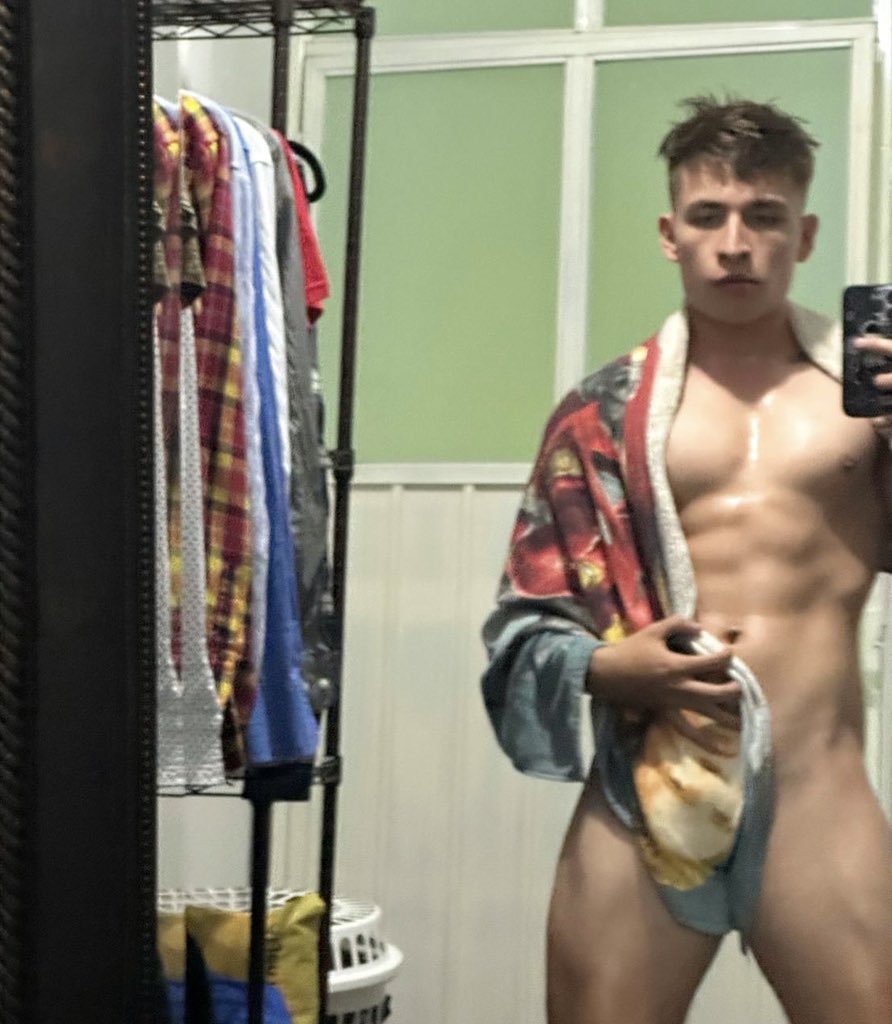 Brandv22's tweet photo. @matheuszambelly Sígueme en X para ver más contenido pronto 🙈🔥🥵😏 https://t.co/5HcZhI55fh