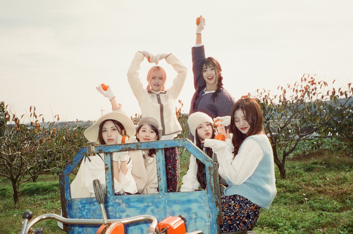 NMIXX_official's tweet photo. [📸] #N_SNAP 🌾🍁 
in #NMIXX의가을방학

EP.1 ➫ https://t.co/kkcPwSoXhn
EP.2 ➫ https://t.co/HGJgIilURN
EP.3 ➫ https://t.co/QekjTcVPGX

#NMIXX #엔믹스
#PICK_NMIXX
#Fe3O4_BREAK
#Soñar https://t.co/HllbmDa0mJ