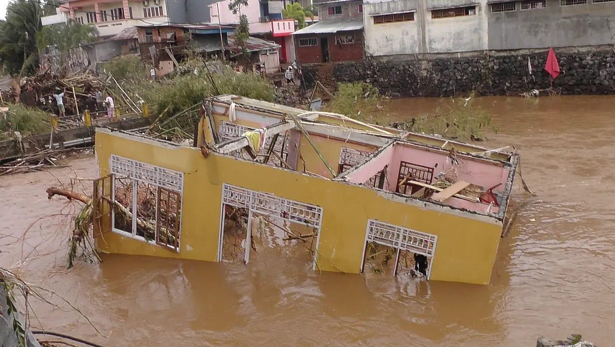 There is always additional #CarbonEmission in every post-disaster house reconstruction in addition to the housing construction in the development setting. Tackling the #ClimateCrisis is still an extra mile that must be pursued. Read more: bit.ly/47Wg7Fb   #COP28
