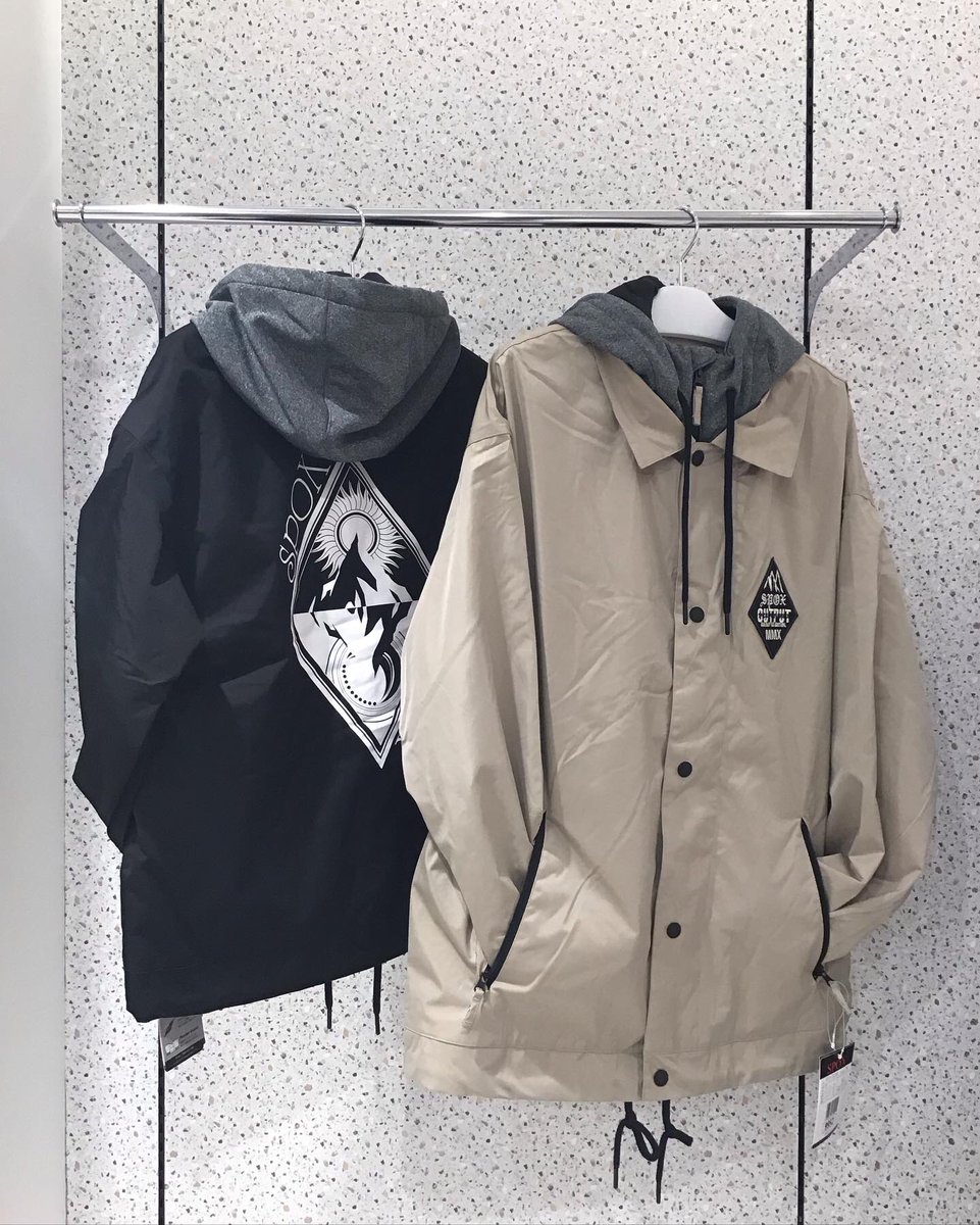 スノーボードアウトレット仙台PARCO店です❄️
寒くなりましたね〜⛄️

本日は、ウェアの中でもとくに人気な【コーチジャケット】をピックアップ👀
当店では4種類をご用意！🧥

フードの取り外しも可能！🌟（画像1〜3枚目のみ）
自分好みにカスタマイズできちゃいます🩵

本日もご来店お待ちしてます^._.^