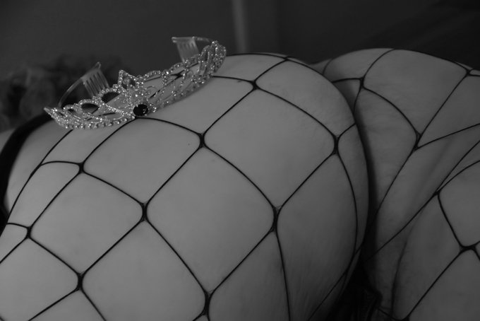 Redoing pinned!!  ✨$10 OF✨  💕Custom Content 💕1 on 1 Sexting 💕Unique Content Almost Daily 💕Kink and Fetish<a href="/tag/porn"class="tags"><span>#porn</span></a><a href="/tag/bbw"class="tags"><span>#bbw</span></a><a href="/tag/boudoir"class="tags"><span>#boudoir</span></a><a href="/tag/nsfw"class="tags"><span>#nsfw</span></a><a href="/tag/onlyfans"class="tags"><span>#onlyfans</span></a>