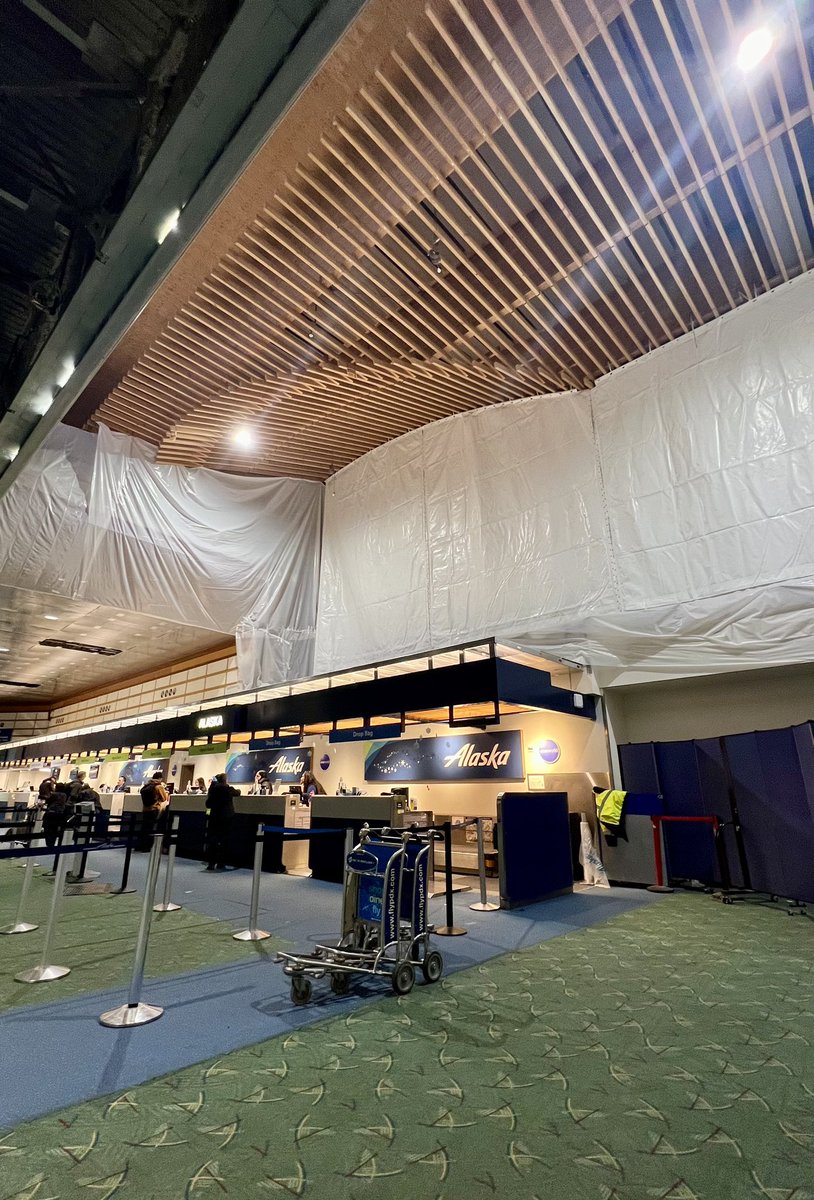kris_brugman's tweet photo. #sneakpeak of the brand new roofline @pdxairport over the @alaskaair ticket counter. Only about 170 more days till this is fully revealed! The airport’s main terminal (and the awesome walkway between C &amp; D) will reopen next May. #PDXNext https://t.co/ovIXWhL5Aj
