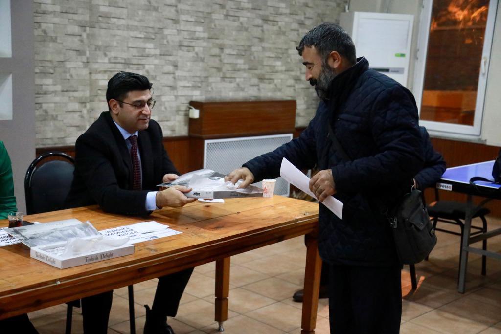 30 Kasım Dünya Şoförler Gününde mesaimize <a href="/ietttr/">İETT</a> Anadolu garajında başladık. Günlük 4,5 milyonun üzerinde İstanbulluya hizmet veren emektar kaptanlarımızın günü kutlu olsun. Allah kaza bela vermesin. <a href="/ibbhabercomtr/">İBB Haber</a> #ibb <a href="/irfan_demet/">İrfan Demet</a> <a href="/YsfLmn/">Yusuf Limon</a>