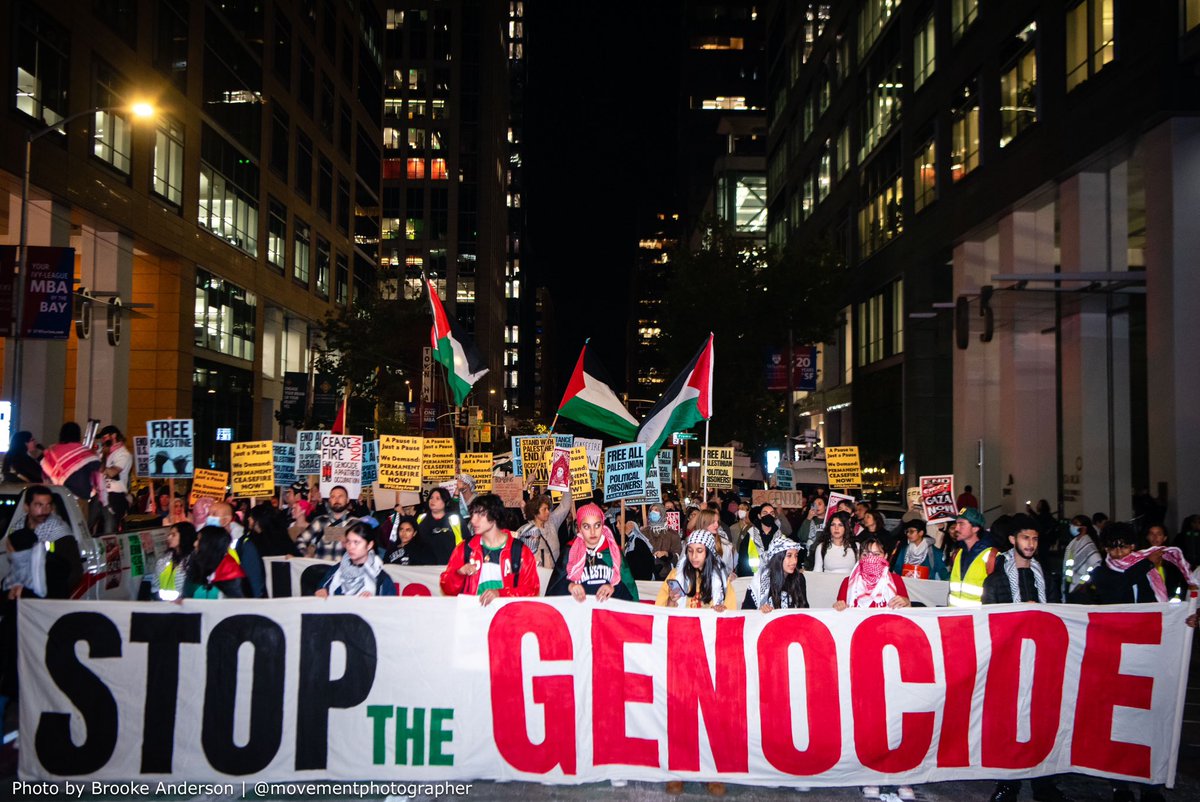 movementphotog's tweet image. #DefundGenocide. BlackRock has invested over $33 billion in 58 companies that fund Israeli occupation and apartheid, including Lockheed Martin, Raytheon, Boeing, Caterpillar, and HP. #Gaza #Ceasefire #Palestine