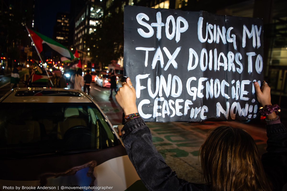 movementphotog's tweet image. #DefundGenocide. BlackRock has invested over $33 billion in 58 companies that fund Israeli occupation and apartheid, including Lockheed Martin, Raytheon, Boeing, Caterpillar, and HP. #Gaza #Ceasefire #Palestine