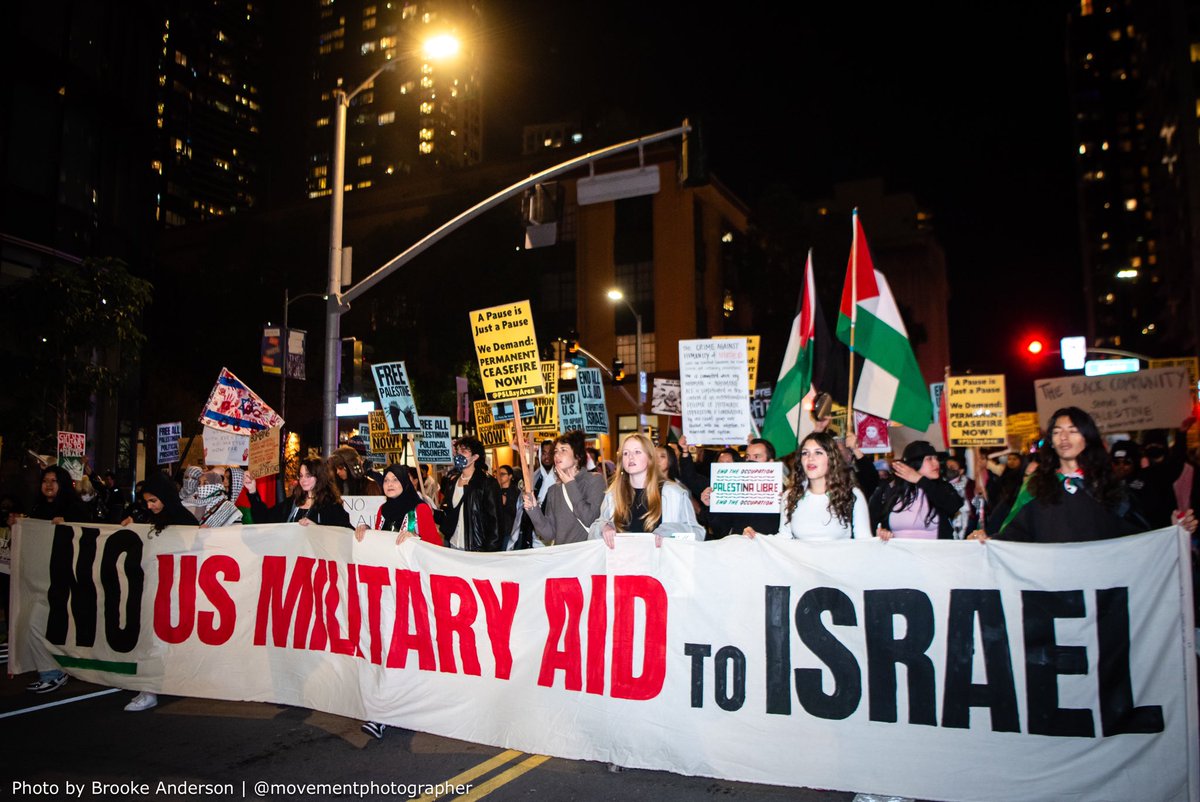 movementphotog's tweet image. #DefundGenocide. BlackRock has invested over $33 billion in 58 companies that fund Israeli occupation and apartheid, including Lockheed Martin, Raytheon, Boeing, Caterpillar, and HP. #Gaza #Ceasefire #Palestine