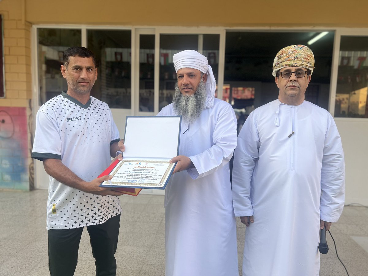 EduGovNBT2315's tweet photo. كرمت إدارةالمدرسةوبحضور الفاضل سيف الحارثي رئيس مجلس أولياءالأمورالطلبةالمشاركين في النشاط المسرحي والحاصلين على المركز الثاني على مستوى المحافظة كماتم تكريم المعلمين المشرفين على النشاط الرياضي والمعلم المشرف على النشاط المسرحي واخصائي أنشطة مدرسية
#فعاليات_تعليمية_شمال_الباطنة https://t.co/N2DXxV8pzm