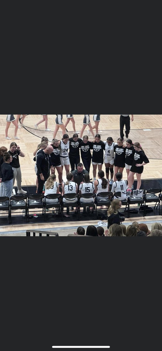 EmerieAdams's tweet photo. LG vs BYNG 
44-39 
We started the season off with a W‼️
15 pts. 12 Rbs. 3. blk 1. charge 
@Ajhawkinsbasket 
@LGHornsHoops https://t.co/JGxJMHEsfJ
