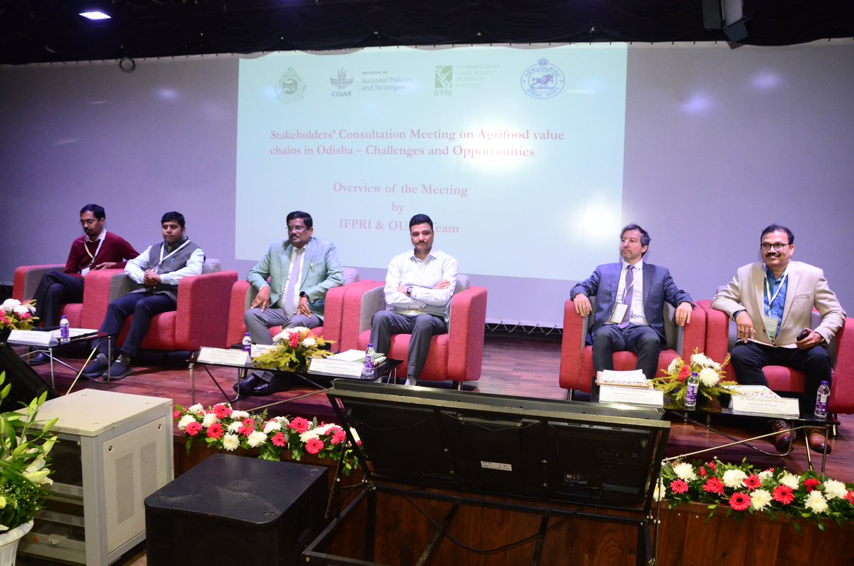 OdishaUniversi1's tweet photo. Dr Arabinda Kumar Padhee, IAS, Principal Secy. Agri. &amp; FE, Govt. of Odisha addressing Stakeholders' Consultation Meeting on ''Agrifood Value Chains in Odisha – Challenges and Opportunities" in august presence of Prof. Pravat Kumar Roul, VC, OUAT at Krushi Bhavan on Dt 29.11.23. https://t.co/kdqNoCed9g