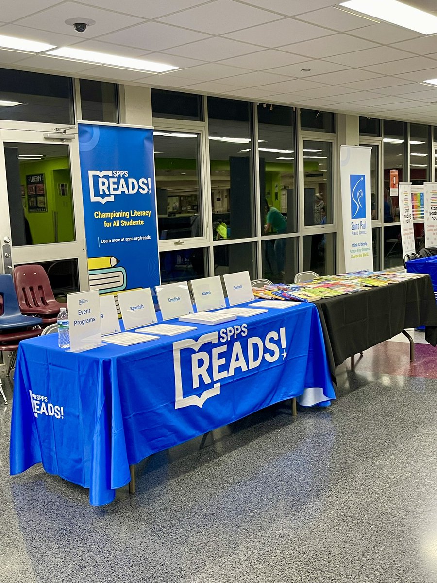 Thank you to SPPS staff and community partners who helped with our first SPPS Reads! Movie Night and to SPPS families and community members who attended! 

We have two more events on 12/7 and 12/12. Learn more at spps.org/reads.

#sppsreads #therighttoread #literacy #SoR