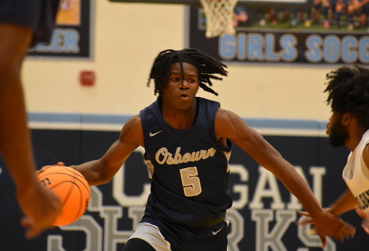 novahoopsCom's tweet photo. The Colgan boys showed Wednesday night at home they still have plenty of talent, defeating Osbourn 53-50. The Sharks prevailed despite 32 points from Osbourn's Tavyahn Faison. Story, video, box score here: https://t.co/3XrMJiwCKR https://t.co/D6c4tm5Sny
