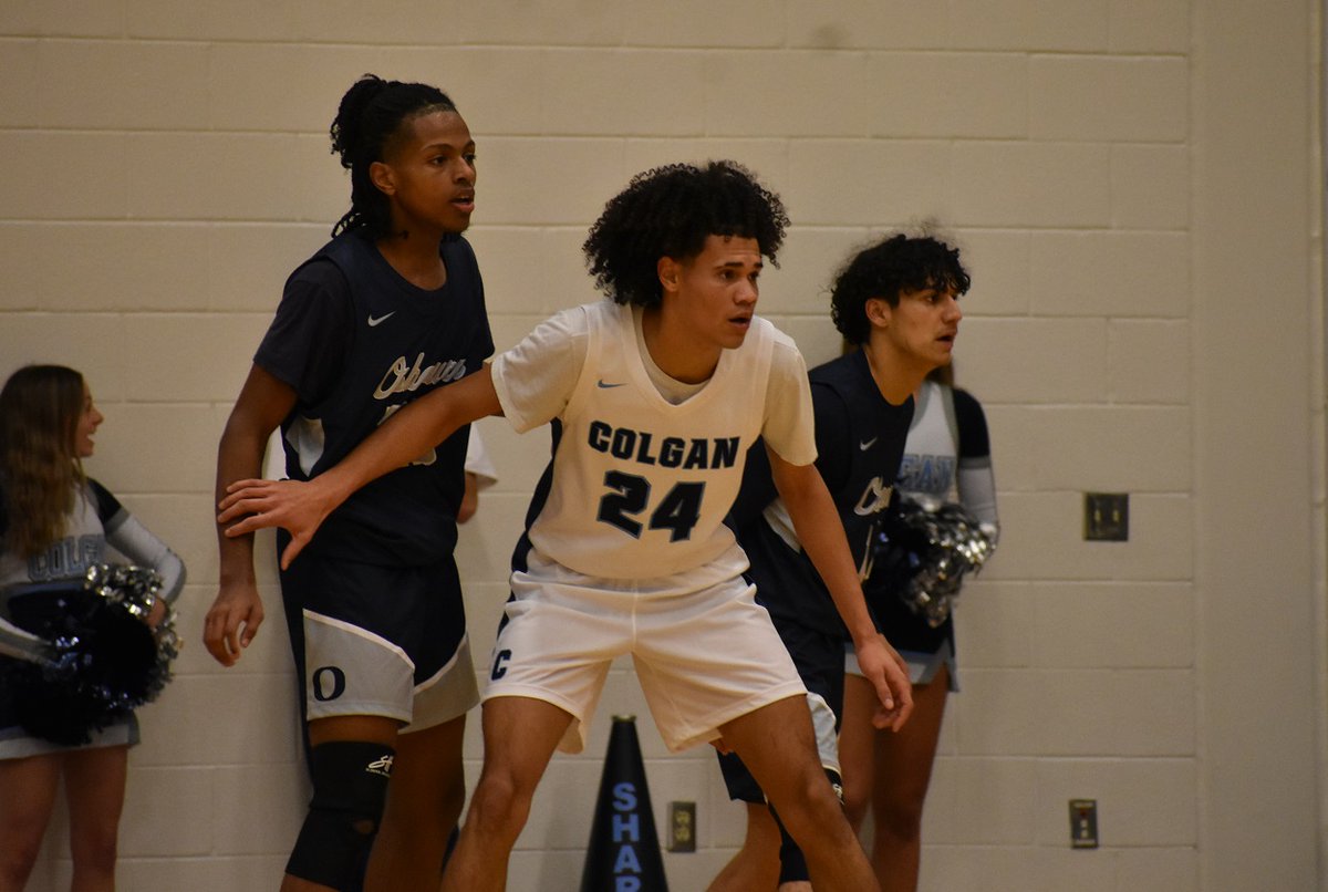 novahoopsCom's tweet photo. The Colgan boys showed Wednesday night at home they still have plenty of talent, defeating Osbourn 53-50. The Sharks prevailed despite 32 points from Osbourn's Tavyahn Faison. Story, video, box score here: https://t.co/3XrMJiwCKR https://t.co/D6c4tm5Sny