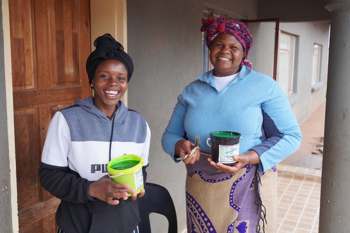 WFP_Zimbabwe's tweet photo. Financial independence for women ensures they don’t have to choose between hunger &amp; sexual violence.
WFP is working with @FCDOGovUK  through #TOOSE ,a gender transformative curriculum aimed at reducing intimate partner violence by addressing its root causes.
#16DaysOfActivism https://t.co/HWLn4srQnf