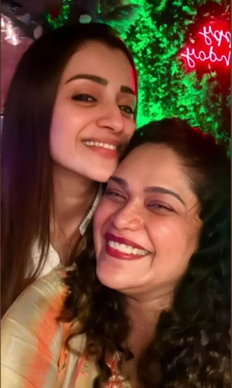 GAKOKKYXsAAw4jG?format=jpg&name=large