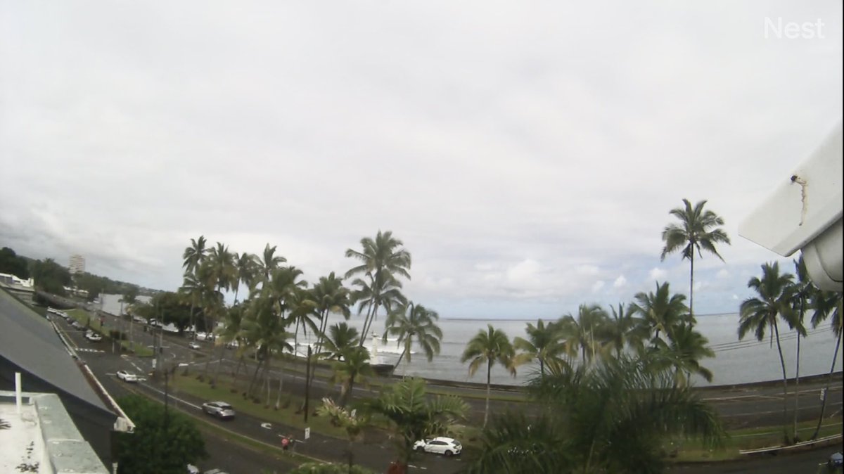 3CharlesWatkins's tweet photo. Geocaching in Hawaii is wild y’all! You can literally start your day with a webcam at sea level, drive to 13,803 and grab another, then drive down to the other side of the island for another webcam at sea level. Just wild! #pathfinder33 #geocaching #webcamcache #Gogeocaching https://t.co/DdJrH2L5j5