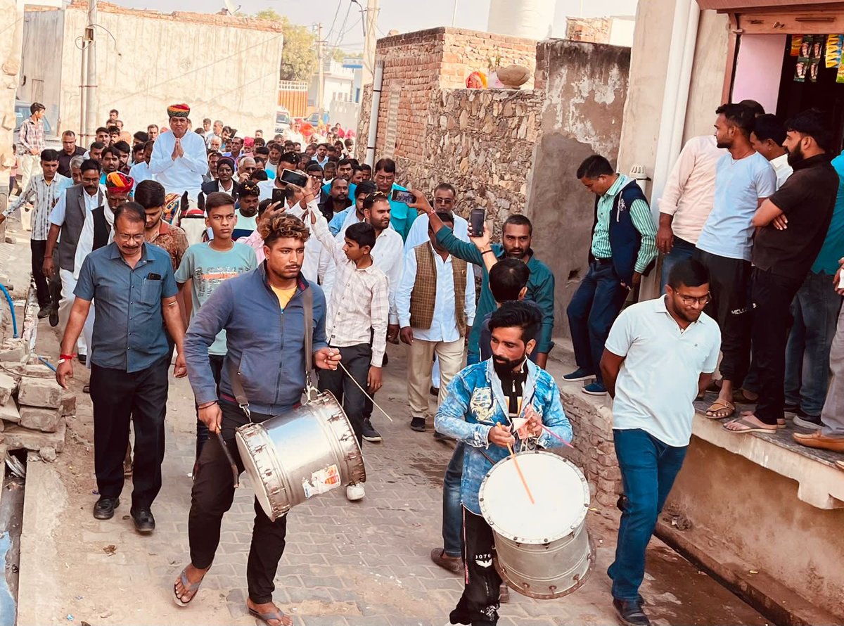 SitaramBinda's tweet photo. #डेगाना से भाजपा प्रत्याशी श्री अजय सिंहजी कीलक के समर्थन में हमारे ग्राम #गौरेड़ी_करणा ने जो मान-सम्मान रखा उसके लिए मैं हमेशा ग्राम वासियों का आभारी रहूँगा !! @AjaysinghKilak #SitaramBindaDegana https://t.co/7oaNv6vRvG