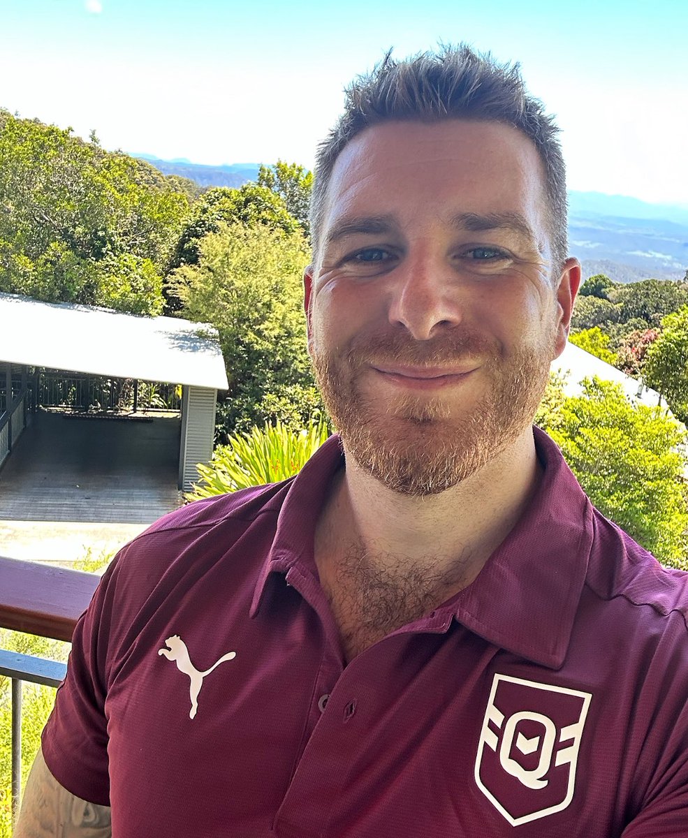 Tom Mitchell tweet media