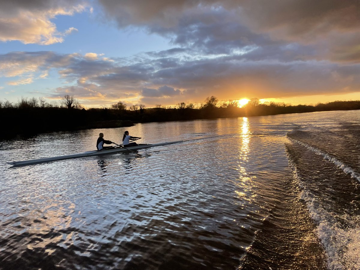 Evening water therapy for the rowers #balance #mentalhealth #rowing
