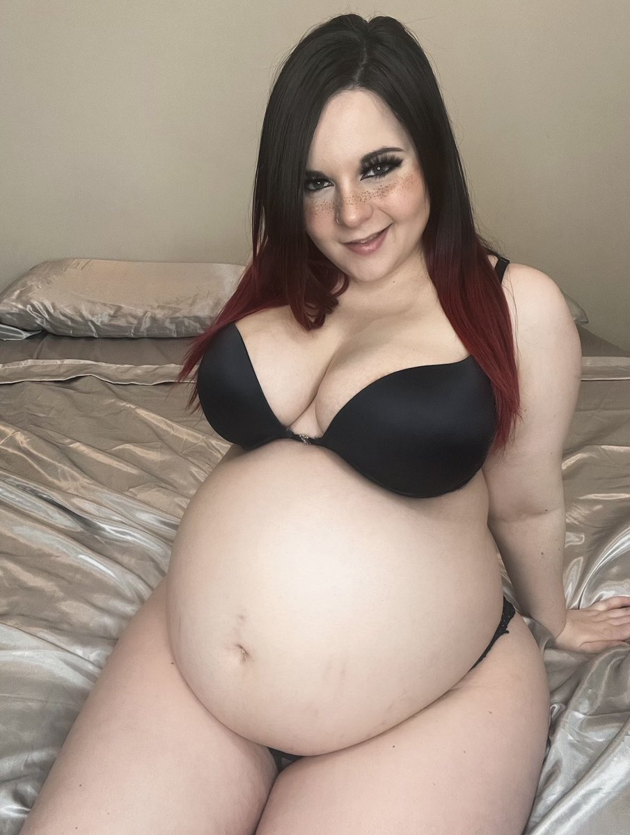 NyxSierra's tweet photo. RT if you’d get me pregnant again https://t.co/ZVxcB0jjbP