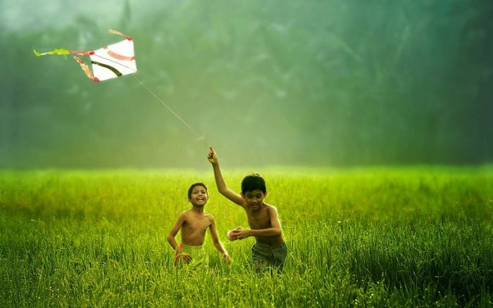 DzuocLee's tweet photo. Tự do luôn chờ đón bạn giữa những làn gió nhẹ trên bầu trời. Đừng bao giờ tự hỏi mình sẽ ra sao nếu vấp ngã, mà hãy tự hỏi mình sẽ được gì nếu có thể cất cánh bay cao. https://t.co/65eHGIa77H