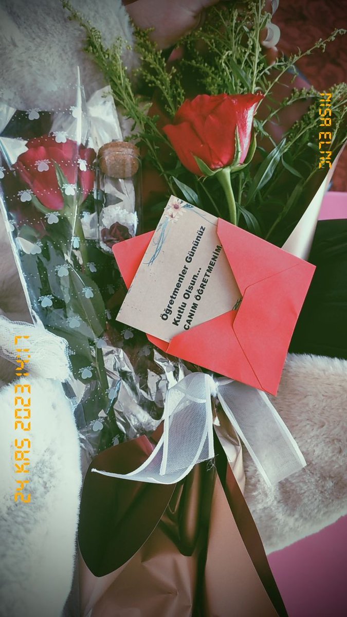 İlk çiçeğimi öğrencilerimden almam 🥲