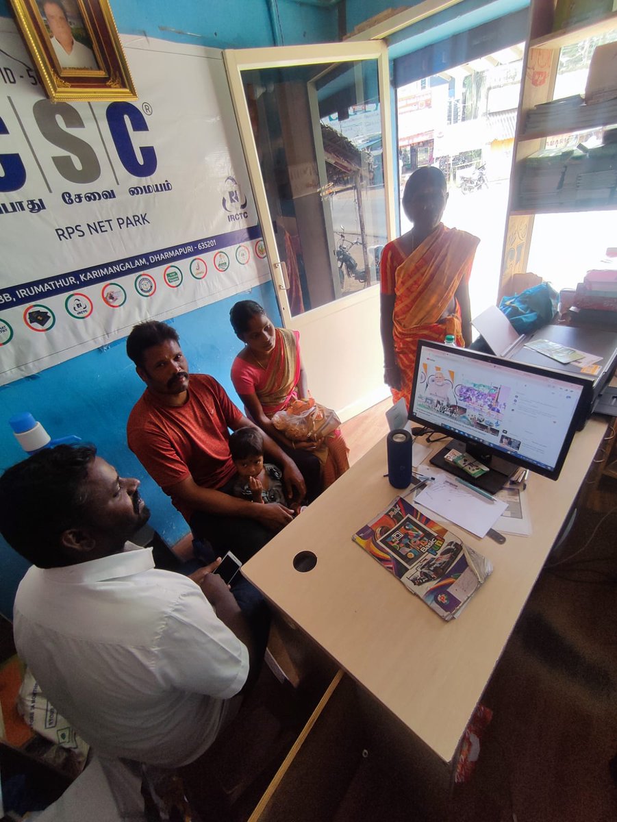 CSC_Dharmapuri's tweet photo. Dharmapuri district VLE Mr. Parthasarathy telecasting today's PM live event to his village peoples.

@CSCegov_ 
@ceo_csc 
@csc_south
#HamaraSankalpViksitBharat https://t.co/Z8giJxgIhG