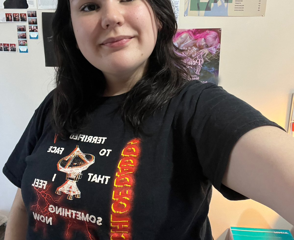 is @dadd_chloe’s merch my favourite or was it the only one i remembered to wash in time for #ausmusictshirtday?

i guess you’ll never know 🤫