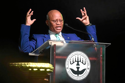 Yfm's tweet image. #YNews: Former Chief Justice Mogoeng Mogoeng says President Cyril Ramaphosa frustrated the office of the public protector by withholding the truth during its #CR17 probe.

He says Ramaphosa had a duty to disclose his campaign funders.