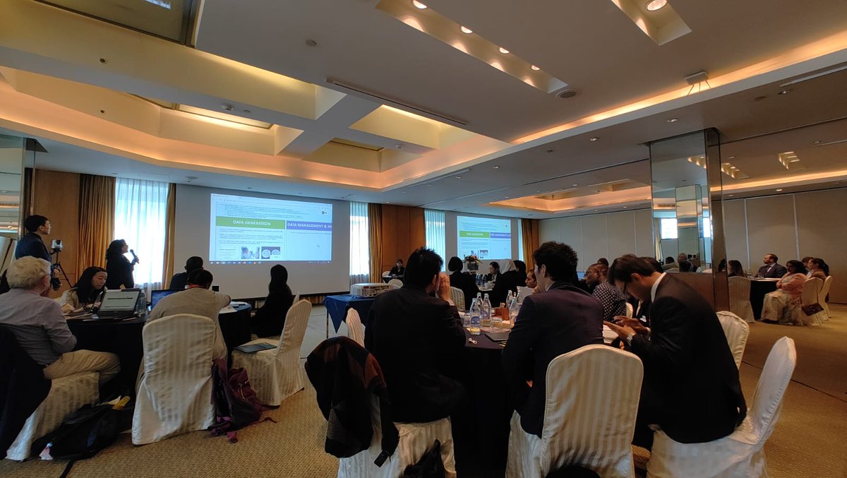 FAOPakistan's tweet photo. National experts converge at #AMRTAG, fostering collaboration across borders to discuss AMR Surveillance progress and chart future actions. 🌐🤝 #GlobalHealth #AntimicrobialResistance #ExpertsUnite https://t.co/0Q2vAVbThV
