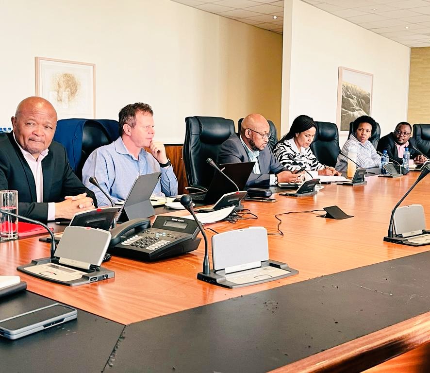 Engagement with SABC. Leading the delegation is the Group Head, Mr Moshoeshoe Monare, supported by Head of TV, Mr Lungi Shivamba, SABC News Channel Editor, Mr Lumko Jimlongo,  Editor of SABC Lehae: free to air bulletins and current affairs, Ms Mbali Lesabe. <a href="/DWS_RSA/">Water&SanitationRSA</a> <a href="/Rand_Water/">Rand Water</a>