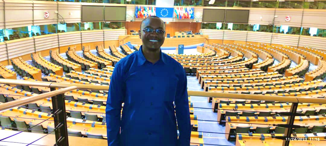 Petermmbando1's tweet photo. ⌛️Brussels- 🇪🇺 @EUparliament . I had a remarkable experience to visit and learn more about the European Parliament and other EU agencies as well as the exhibition of the Art in Democracy.
#Democracy
#EUCD
#cyberdiplomacy
CC: @EUCyberDirect @EU_ISS @Cyber4Dev https://t.co/sceY499goX