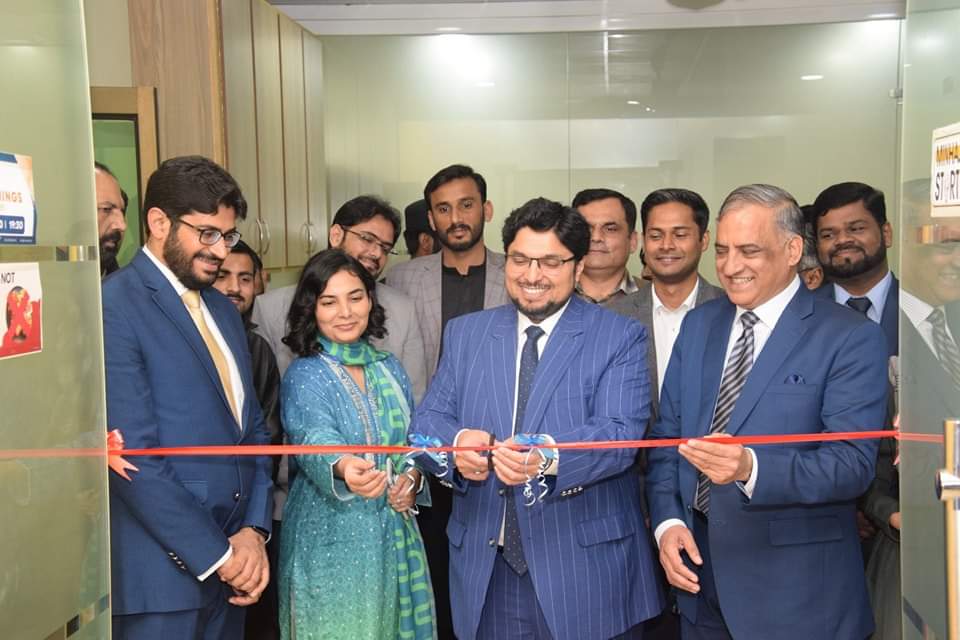 DrHussainQadri's tweet photo. Professor Dr. Hussain Mohi-ud-Din Qadri, Deputy Chairman of the Board of Governors, officially inaugurated the 'Minhaj Center for Startups Innovation Center' under the auspices of the Office of Research, Innovation, and Commercialization (ORIC) at Minhaj University Lahore. Stressing the crucial role of startups in driving market transformation and setting new trends, he highlighted Pakistan's favorable environment for startups, fueled by the prevalence of social media and high-speed internet. Professor Qadri urged youths, especially students, to explore opportunities in startups. The establishment of the Startup Innovation Center within the Business Incubation for Skill Development at the university received commendation. Vice-Chancellor, Professor Dr. Sajid Mahmood Shahzad, expressed pride in offering top-tier education and outstanding entrepreneurial facilities. The event featured presentations on six business projects by students from diverse academic domains, attracting a large audience of faculty and students, including ORIC Director Dr. Amber Noreen and Registrar Dr. Khurram Shahzad. #MinhajUniversity #StartupInnovationCenter
