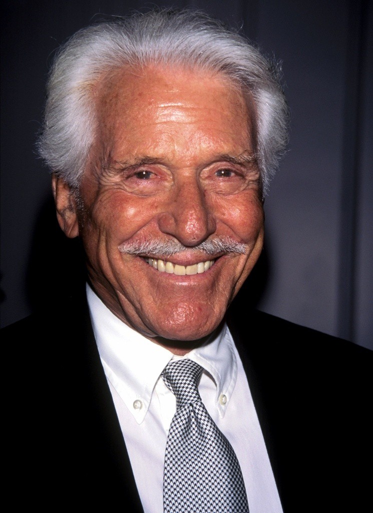 TheAnimatedBat's tweet photo. Happy birthday to Efrem Zimbalist Jr! 
Father, Husband, WW2 Veteran, Actor. Efrem Zimbalist Jr. was also
the voice of Alfred Pennyworth.
Thank you, Mr. Zimbalist, for your service and entertainment you gave us. You are missed.. 
Born: November 30, 1918
Passed away: May 2, 2014 https://t.co/oq6fvTSNpK