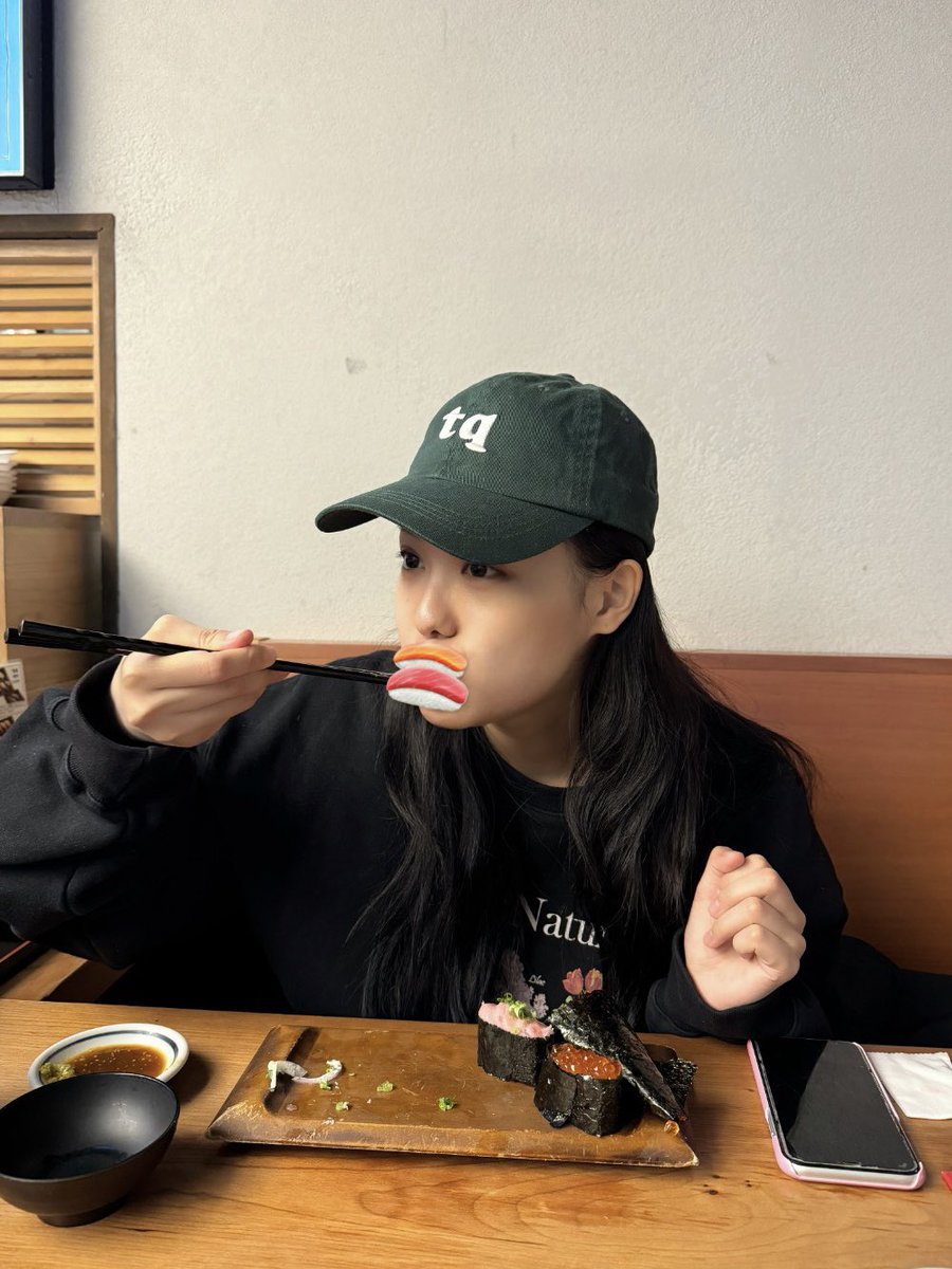 BTSMOMOLAND11's tweet photo. She is so cute😭 i missing her 
#ahin #momoland https://t.co/lEw0qVD39n