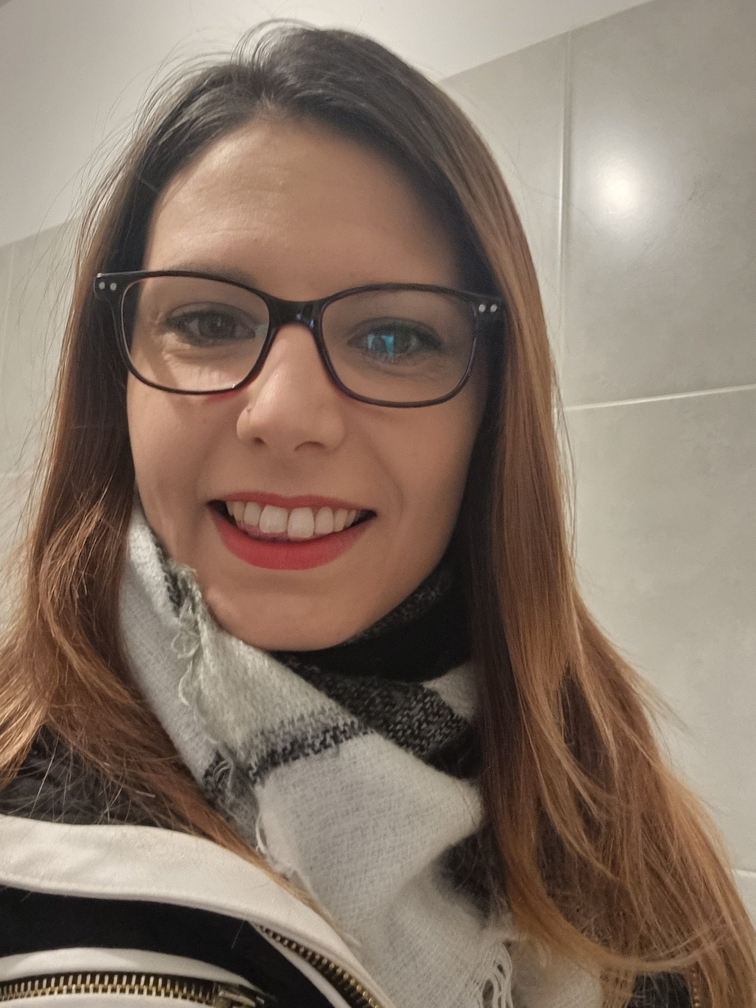 Très bon #jeudisourire 😊 @Ladiesprom0tion @lafrancecoquine @OrgasmicGroup @PartageDefiHot @selfiespixy443 https://t.co/gn8SVEmB0H